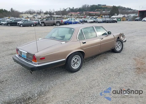 1986 Jaguar Xj6 Vanden Plas z USA, uszkodzony, nr VIN SAJAY1347GC446514